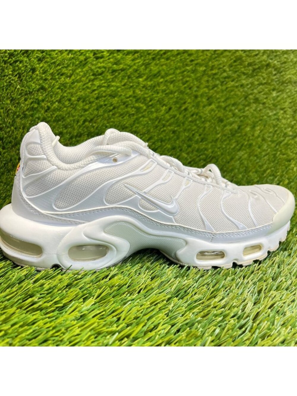 Nike Air Max Plus Womens Size 7 Triple White Athletic Running Shoes Sneakers